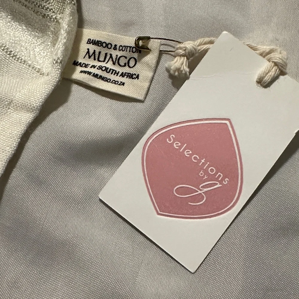 NWT Mungo (South Africa) Bamboo & Cotton Wrap - Picture 2 of 5